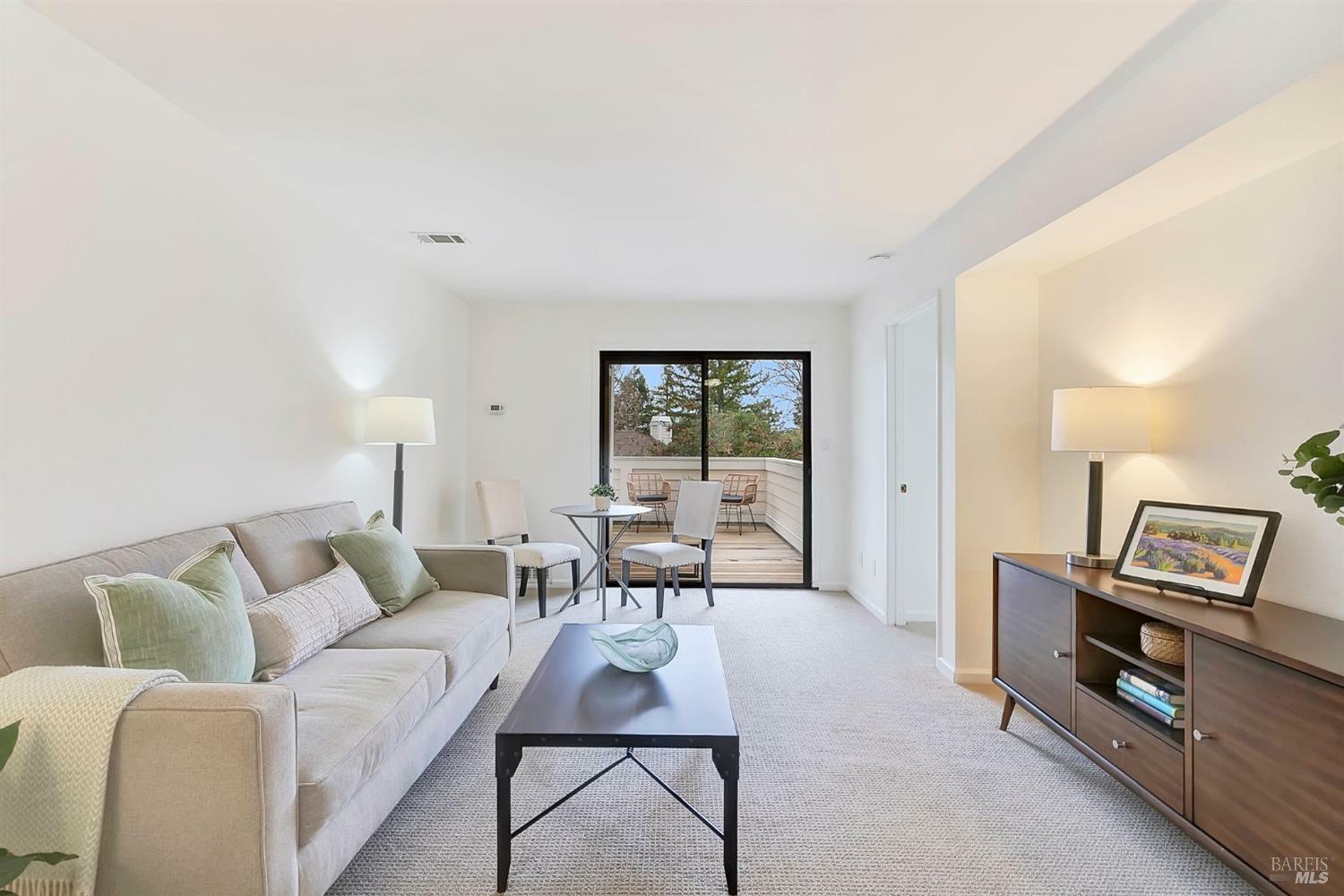 Property Photo:  76 Village Circle  CA 94903 