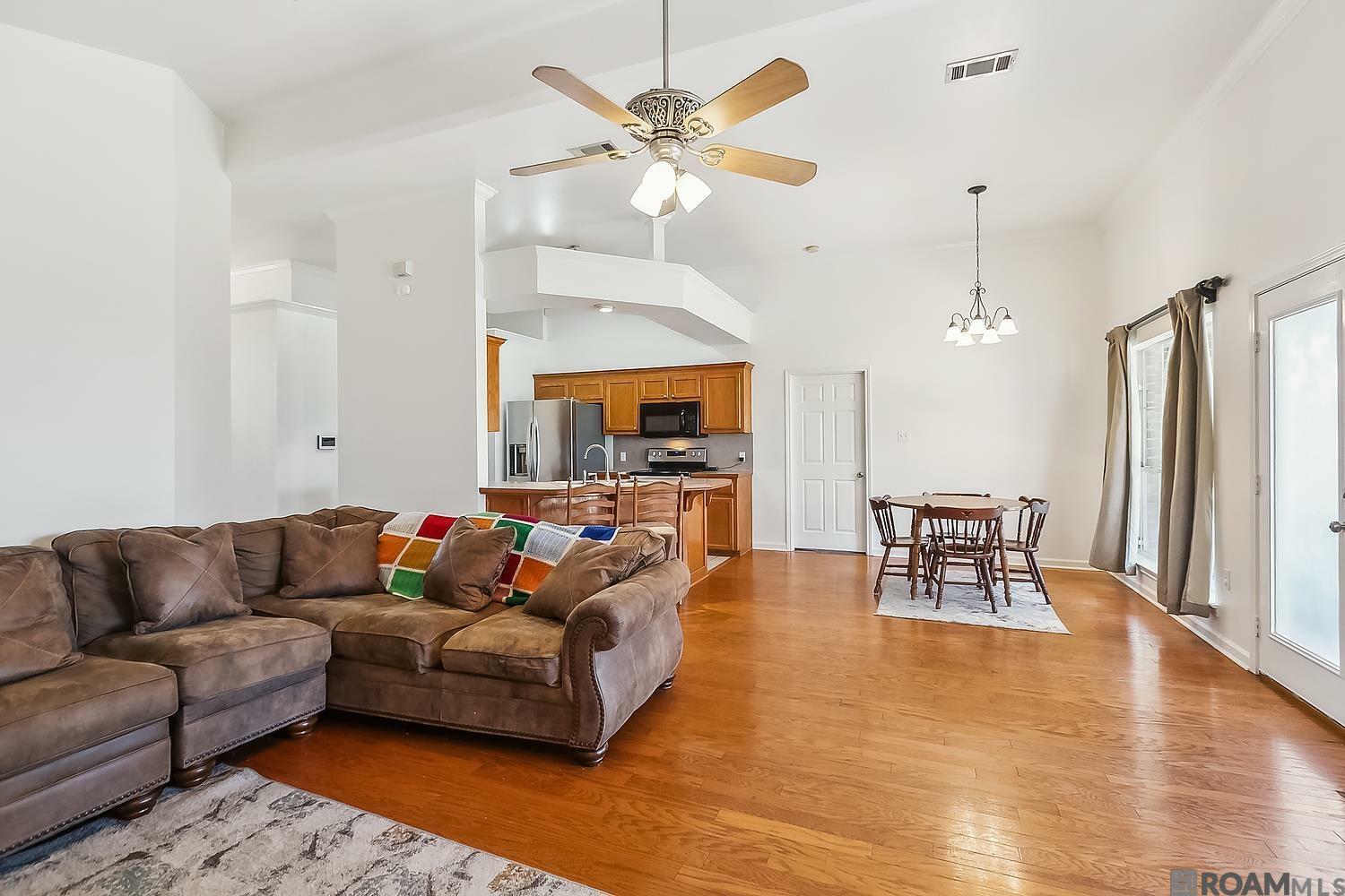 Property Photo: 17413 Benjamins Walk LA 70817