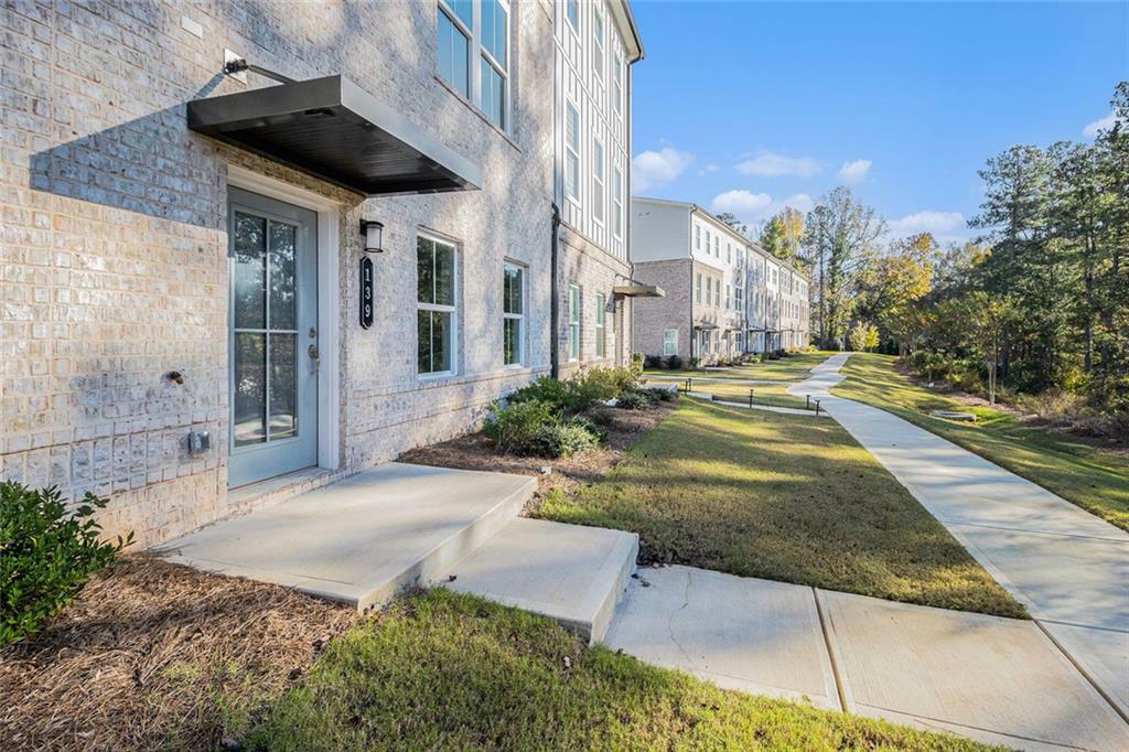 Property Photo:  139 Jameson Drive E  GA 30102 