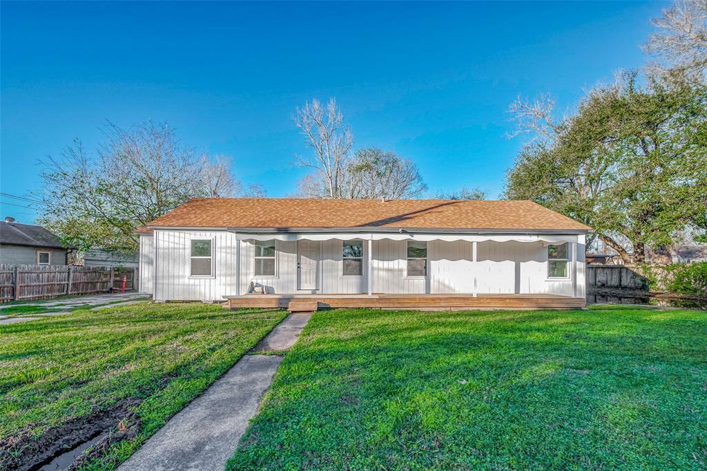 Property Photo: 3009 Lincoln Street TX 77575