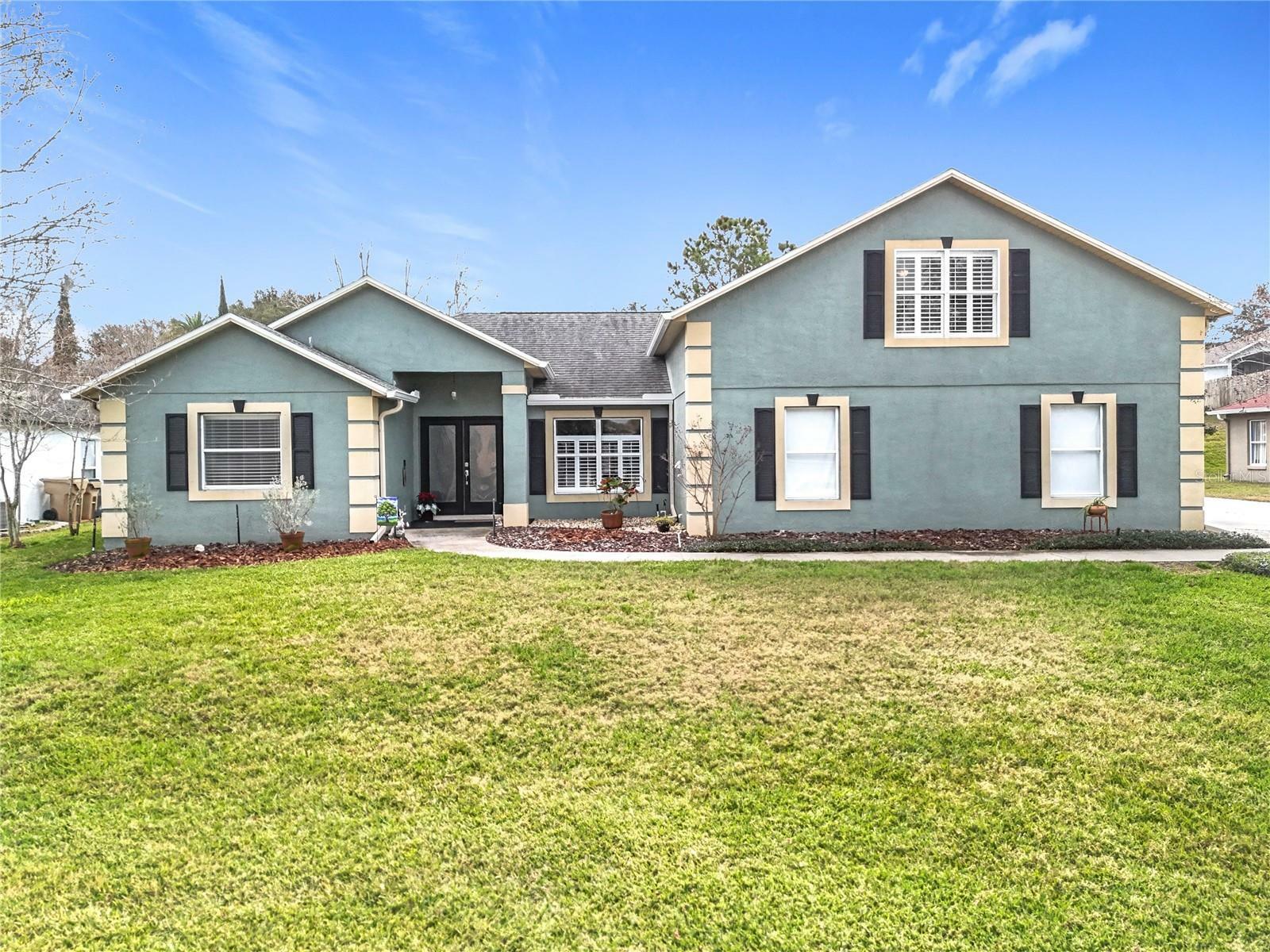 Property Photo: 10010 Crenshaw Circle FL 34711
