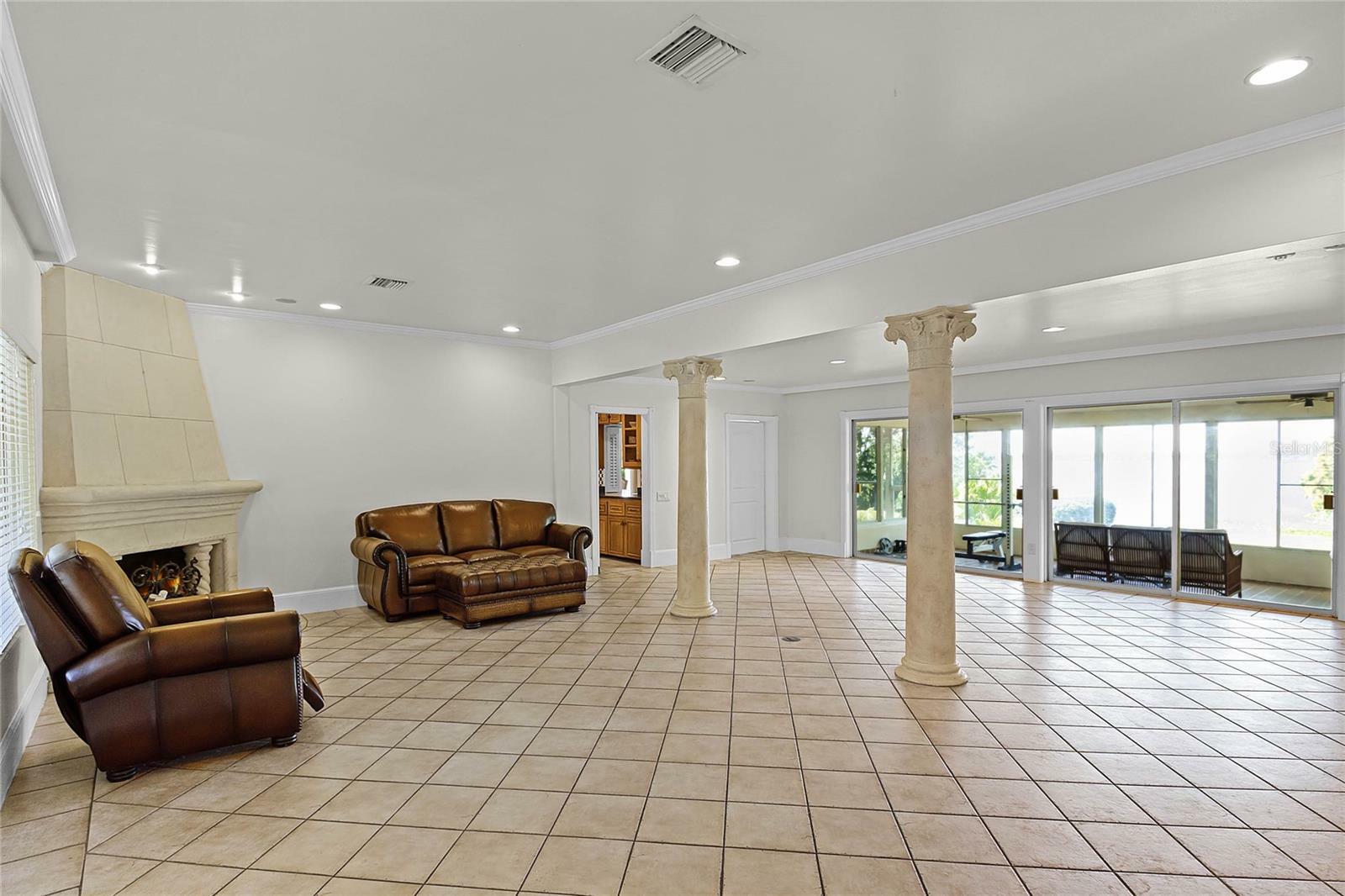 Property Photo:  1121 Sunset Drive  FL 33853 