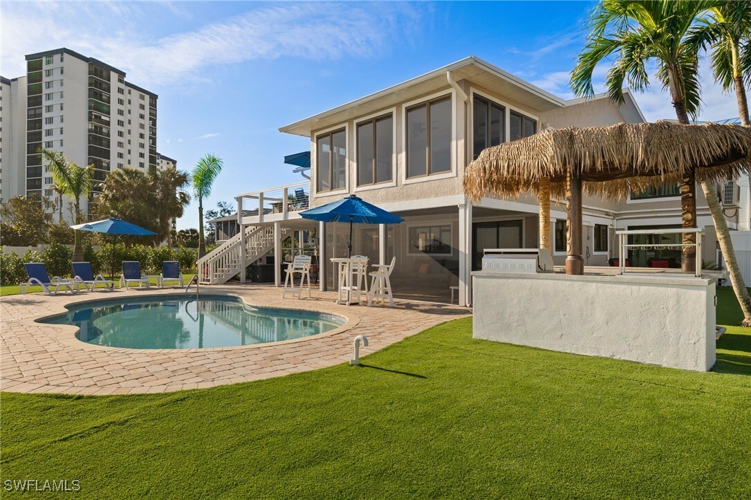 Property Photo: 205 Bayview Avenue FL 33931