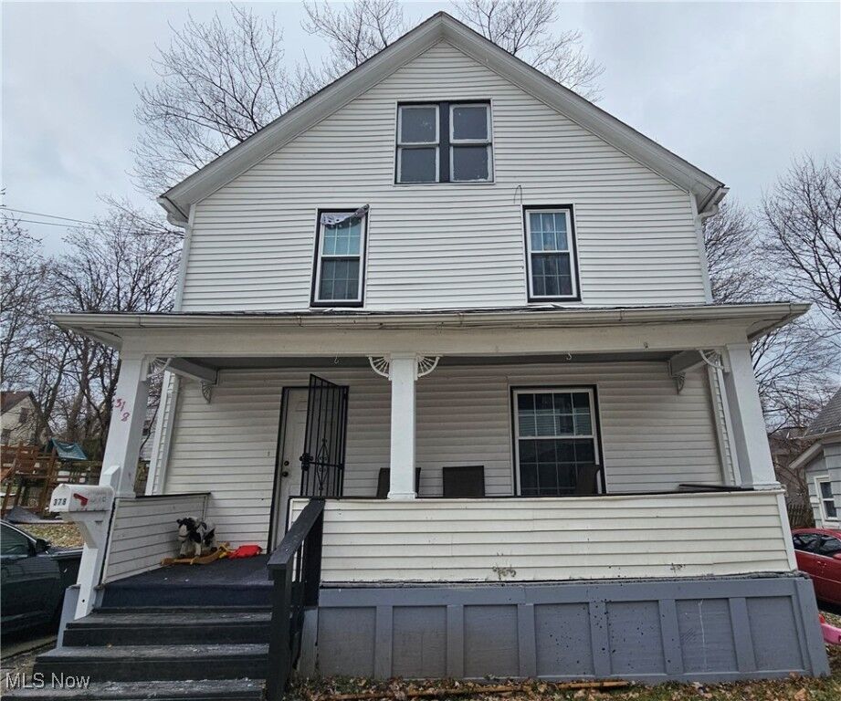 Property Photo: 378 Gibbs Place OH 44306