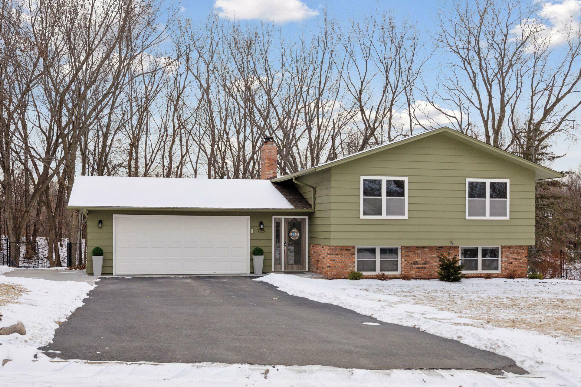 Property Photo:  735 Windemere Drive  MN 55441 