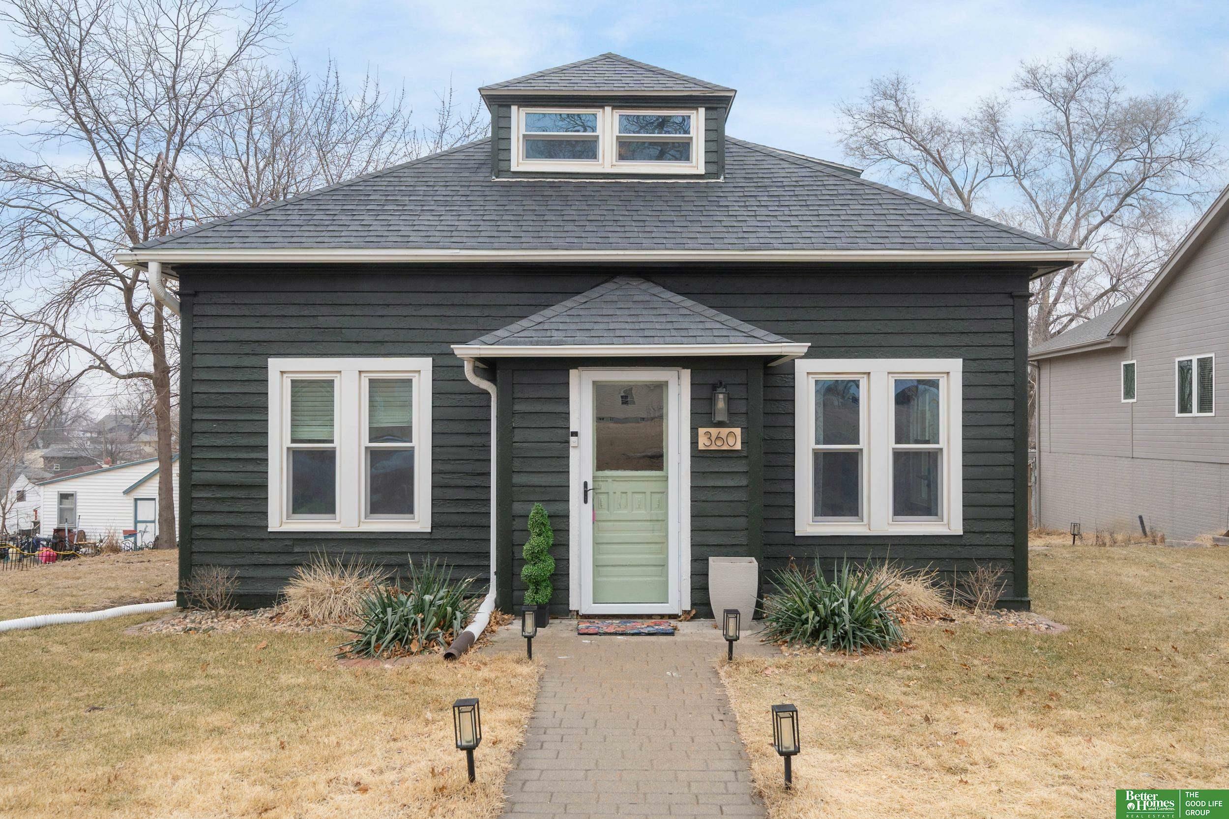 Property Photo:  360 Maple Street  NE 68059 