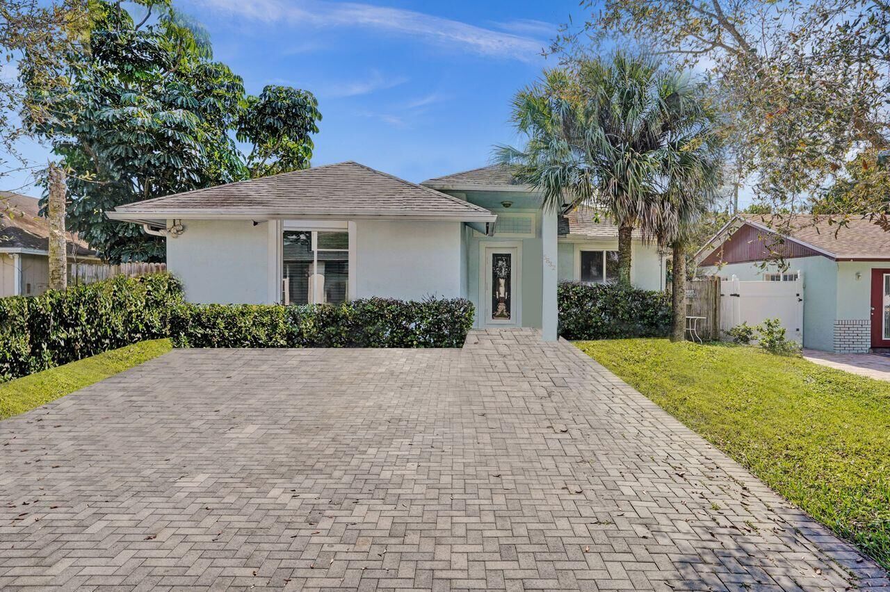 Property Photo: 5832 Orange Road FL 33413