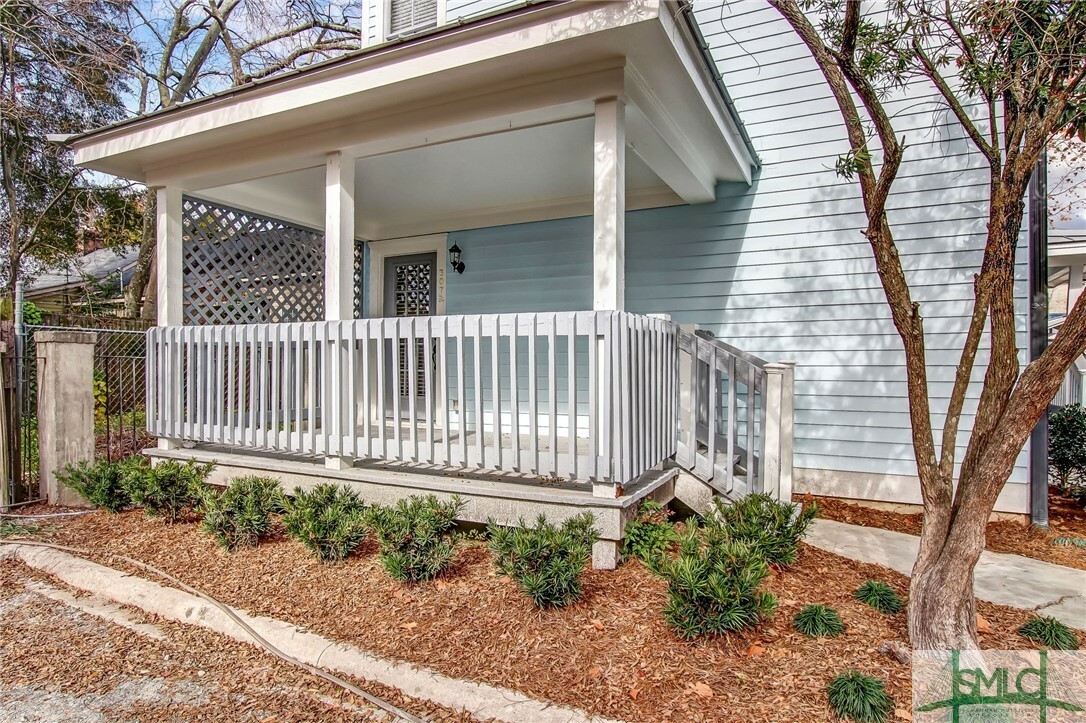 Property Photo:  307 W Henry Street B  GA 31401 