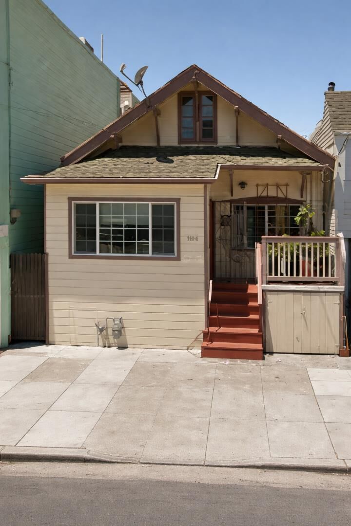 Property Photo:  584 Vienna Street  CA 94112 