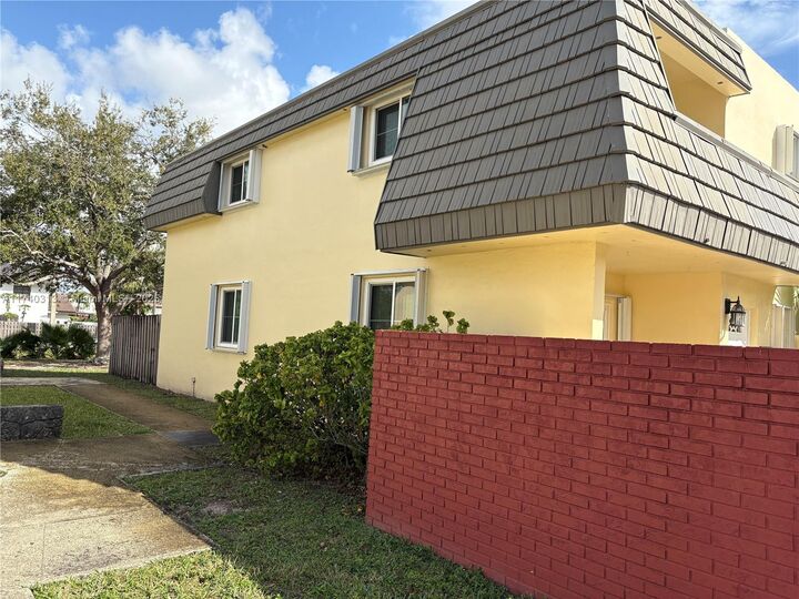 Property Photo: 8317 SW 137th Ave 8317 FL 33183