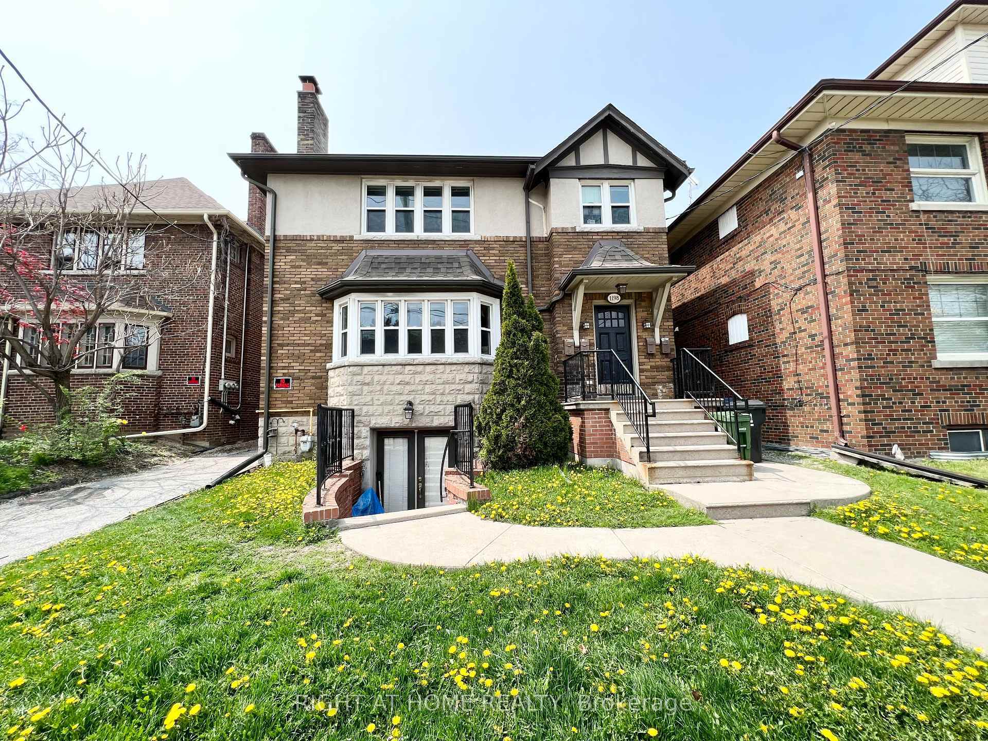 1198 Avenue Road  Toronto ON M5N 2G1 photo