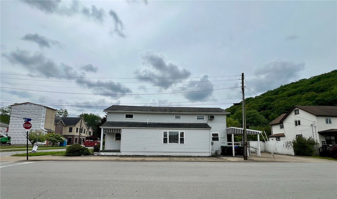 Property Photo: 951 Buffalo Street PA 16323