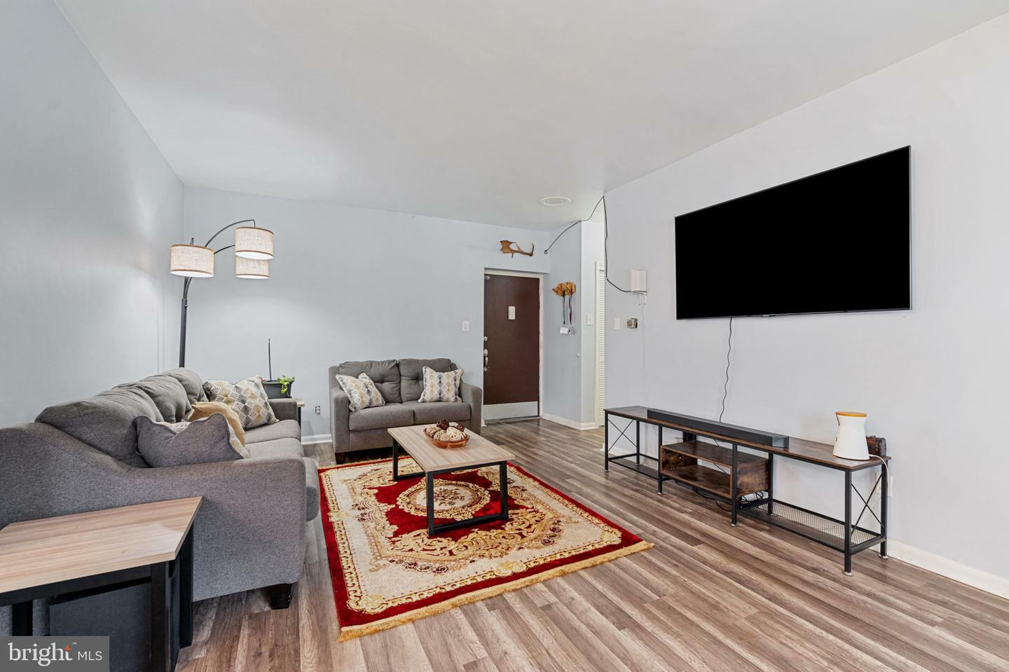 Property Photo:  750 S Dickerson Street 4  VA 22204 