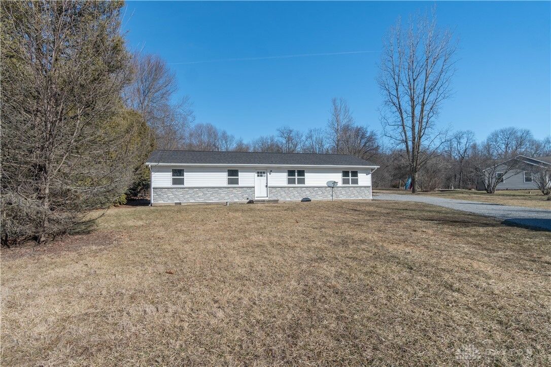 Property Photo: 18201 Golden Rod Court OH 45365