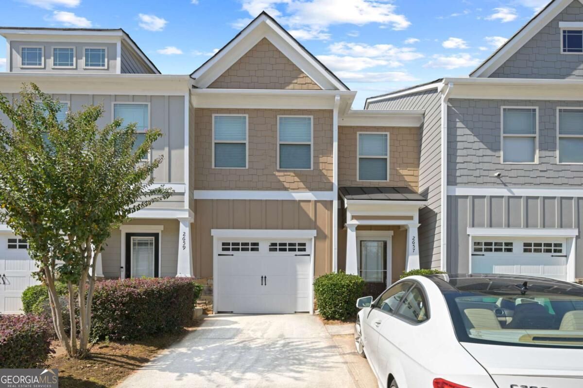 Property Photo:  2657 Avanti Way  GA 30035 