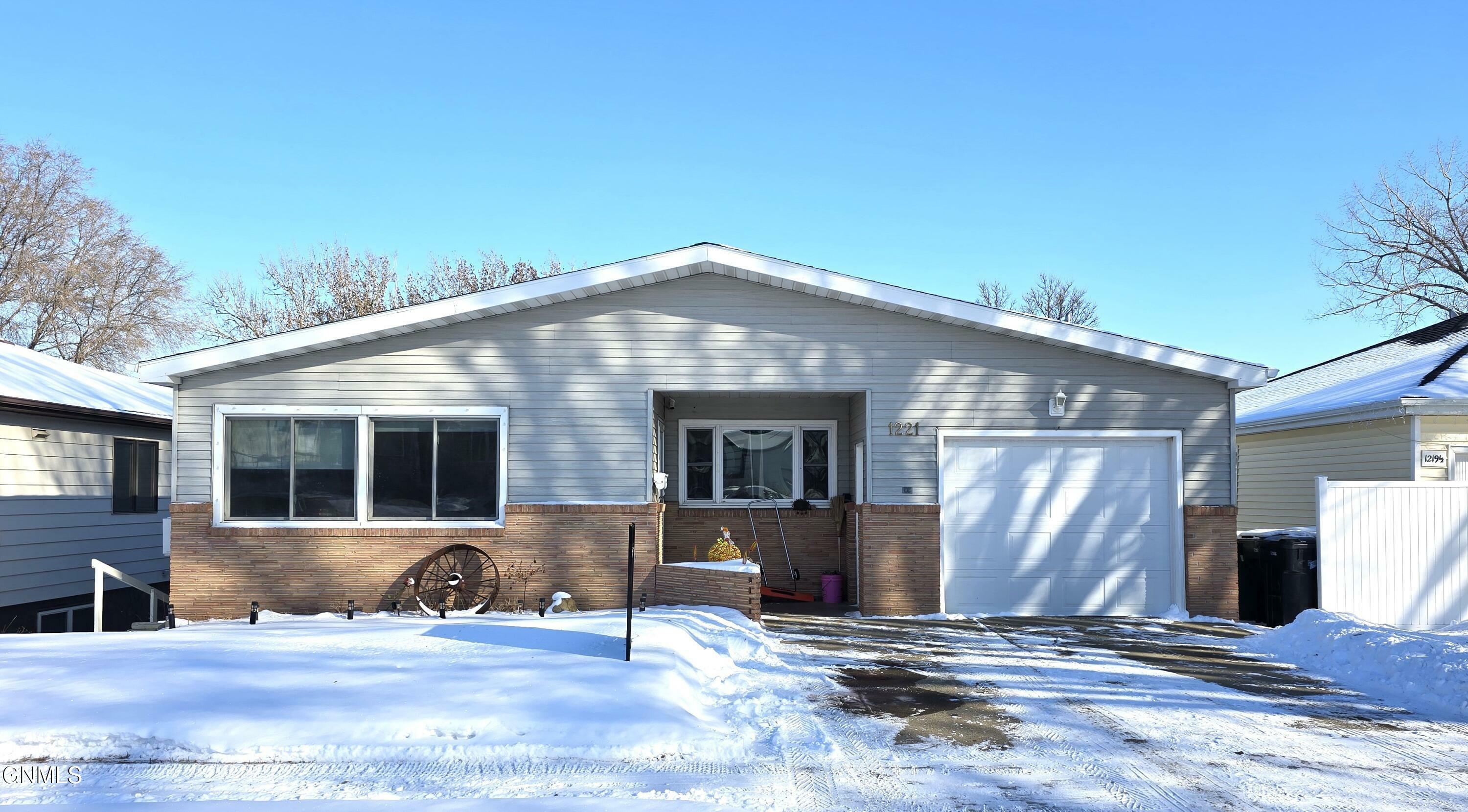 Property Photo:  1221 15th Street  ND 58501 