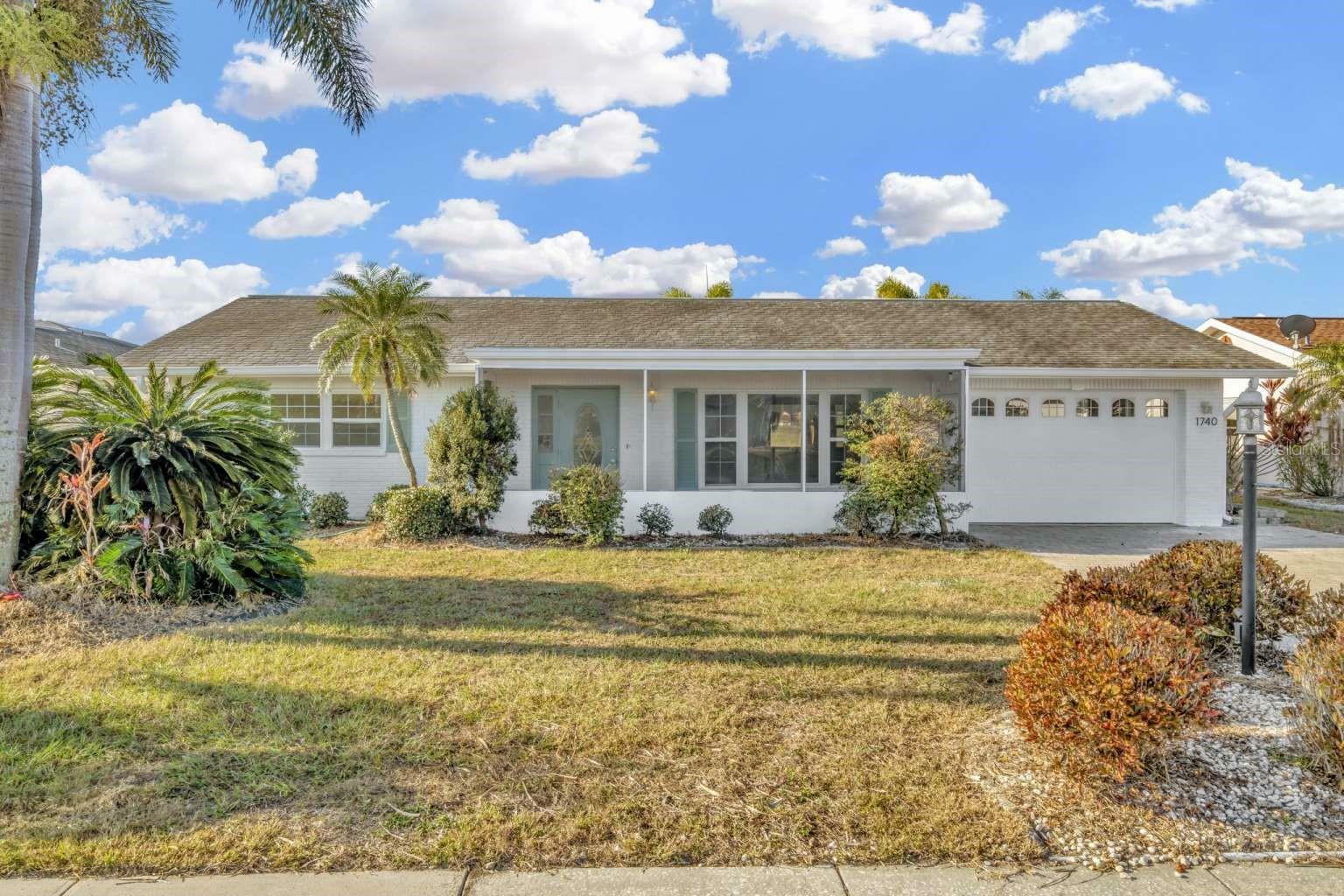 Property Photo: 1740 Coco Palm Circle FL 33573