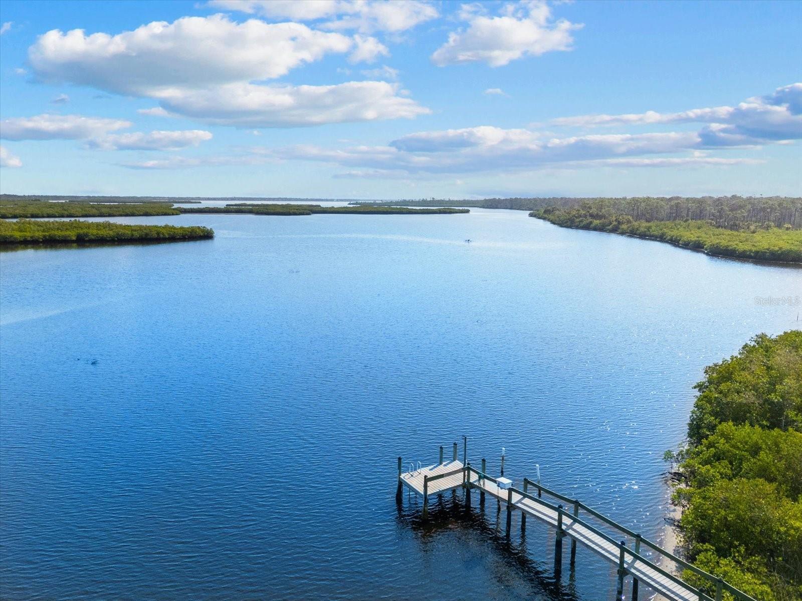Property Photo: 38 Riverfront Drive FL 34293