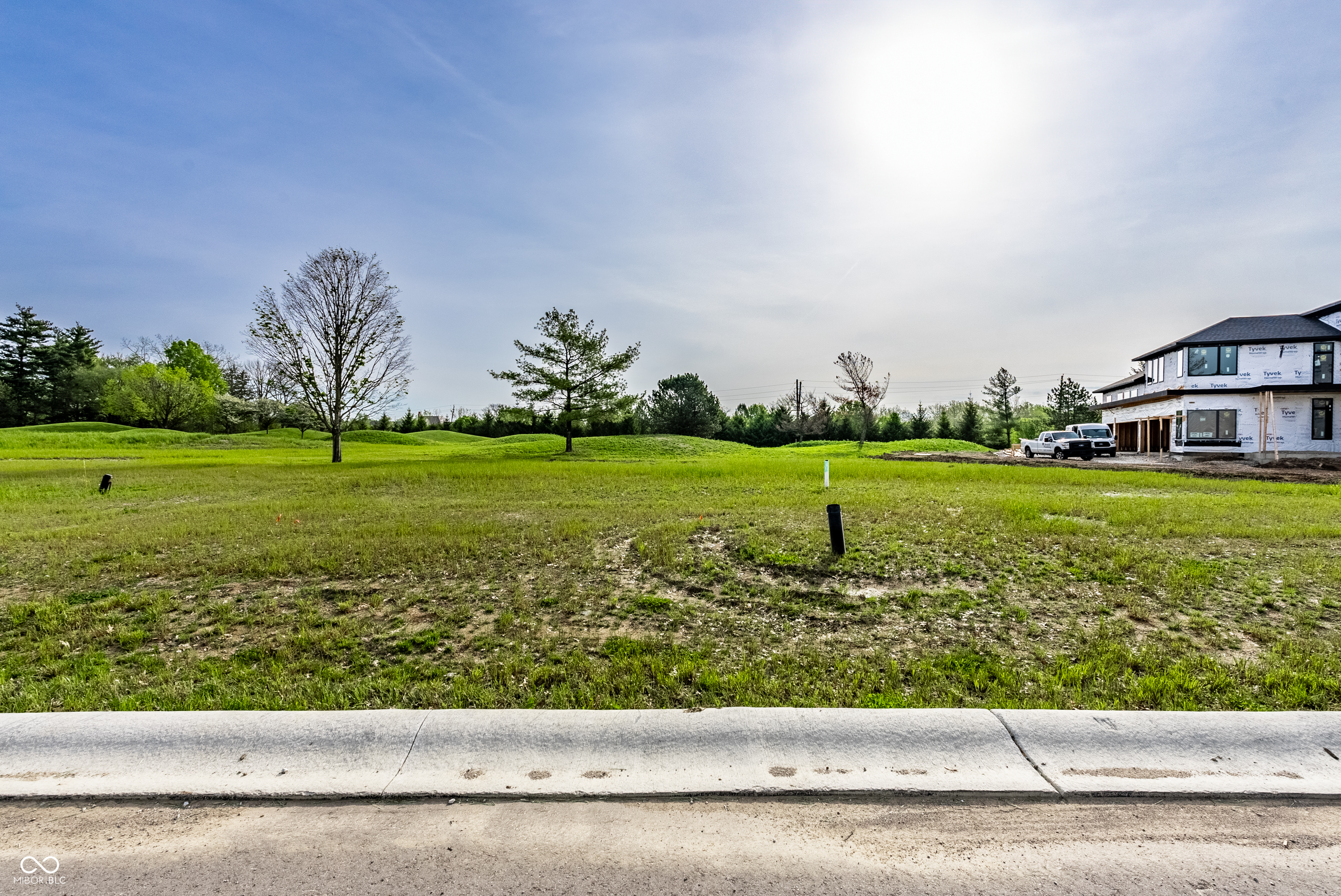 Property Photo: 1434 N Asherwood Lane IN 46032