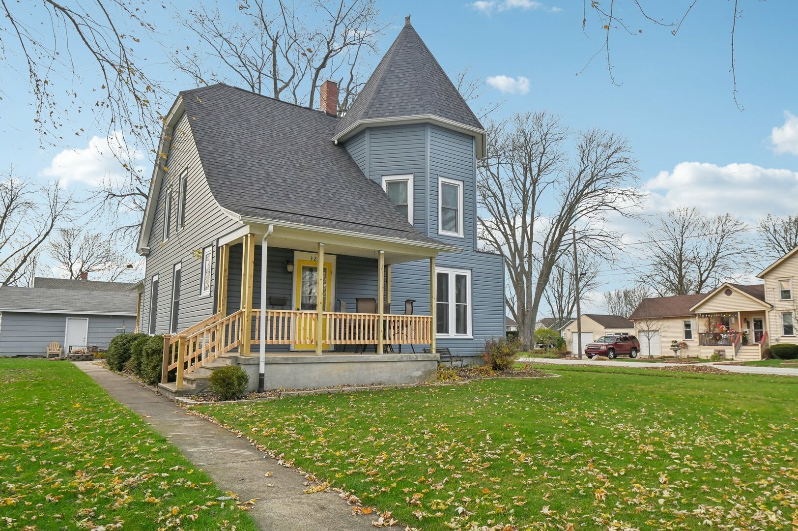 Property Photo:  321 Castle Street  IL 60548 