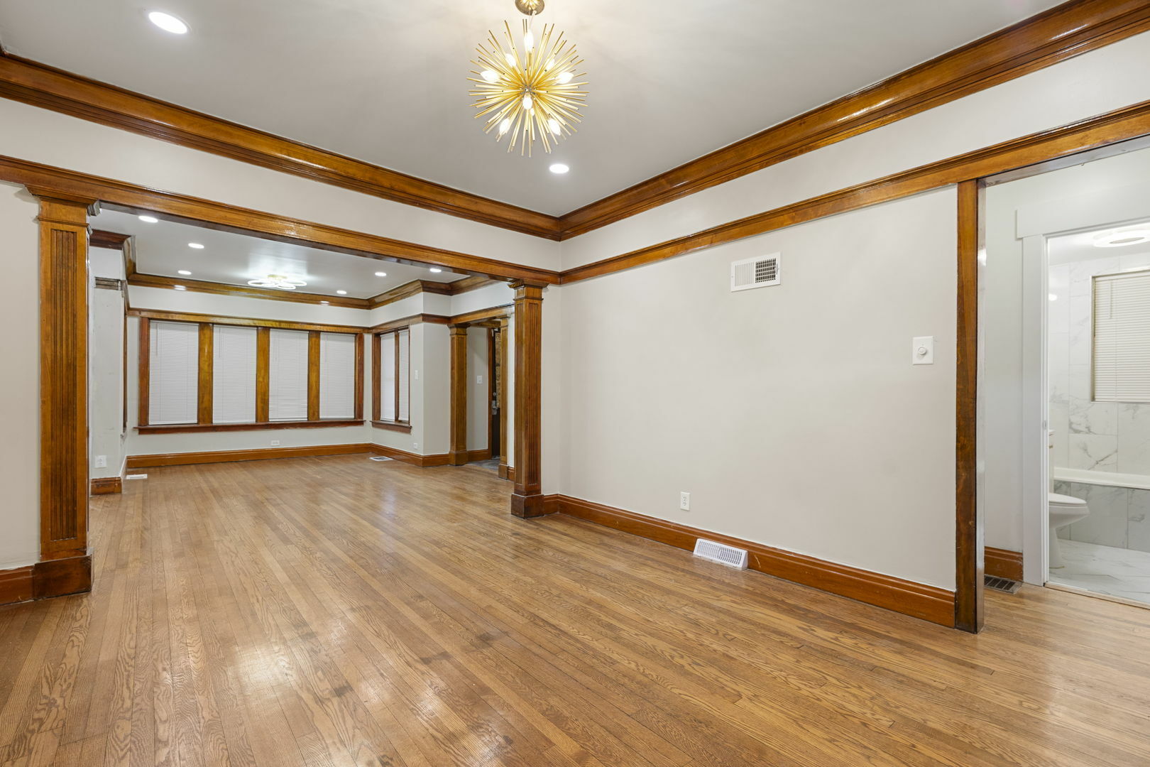 Property Photo:  10239 S Yale Avenue  IL 60628 