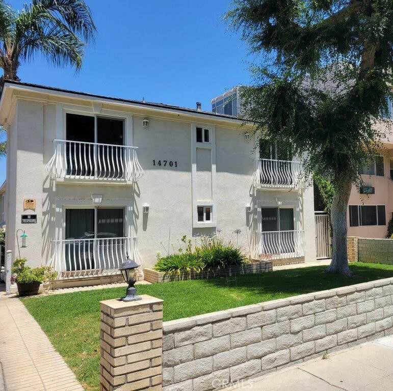 Property Photo:  14701 Dickens Street 8  CA 91403 