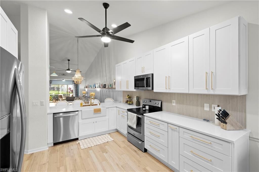 Property Photo:  8330 Ibis Cove Cir B242  FL 34119 