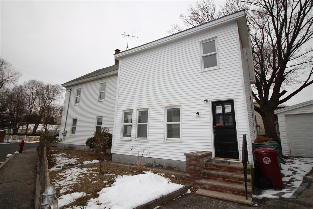 Property Photo:  62 Chambers Street 1  MA 01852 