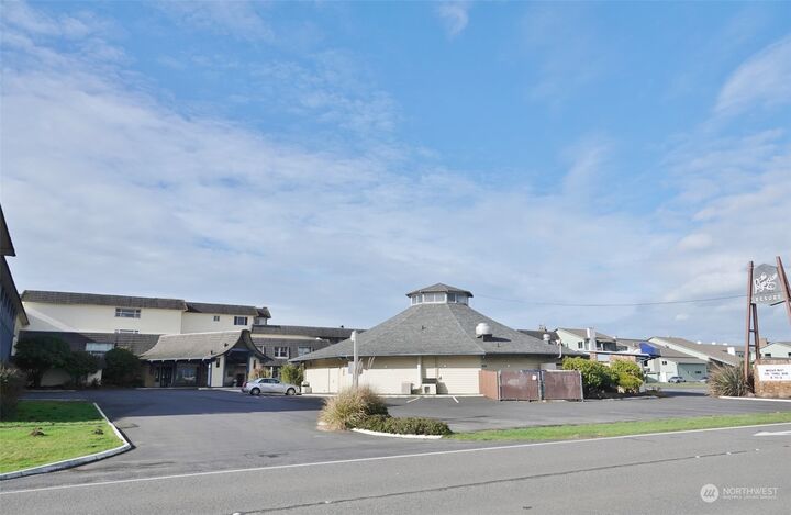 Property Photo:  615  Ocean Shores Boulevard NW 319  WA 98569 
