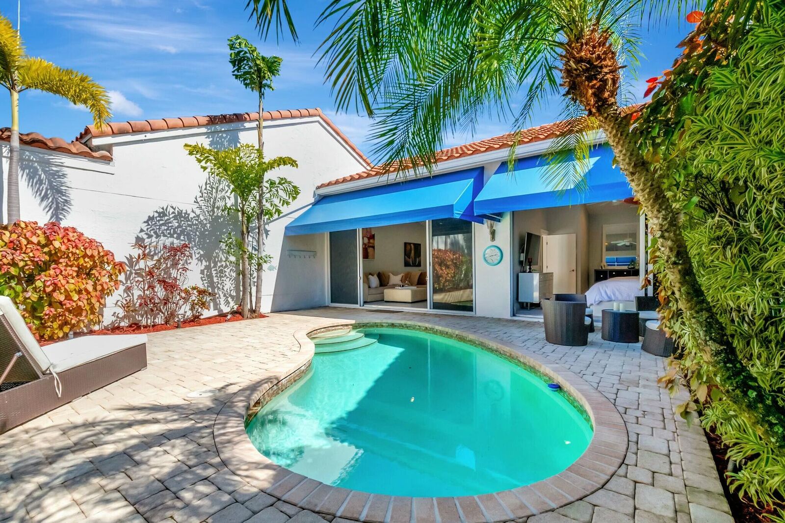 Property Photo:  