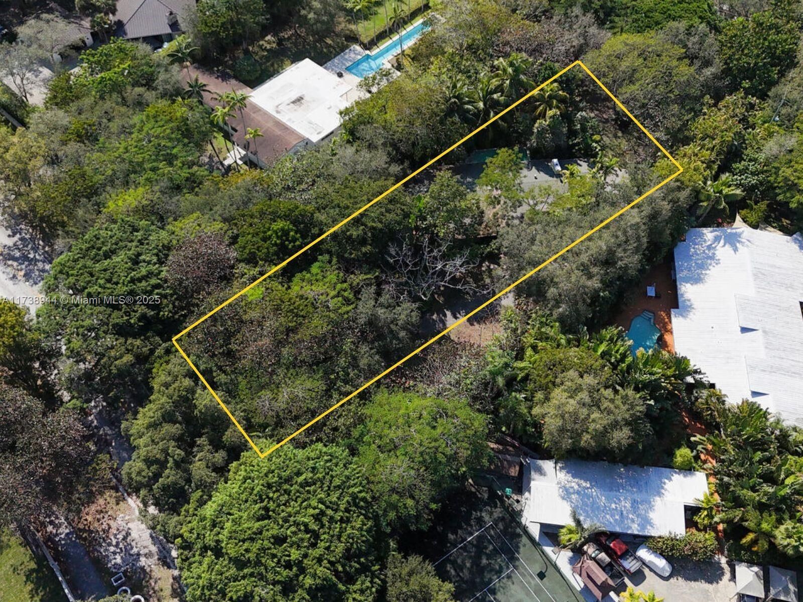 Property Photo:  15000 Old Cutler Rd  FL 33158 