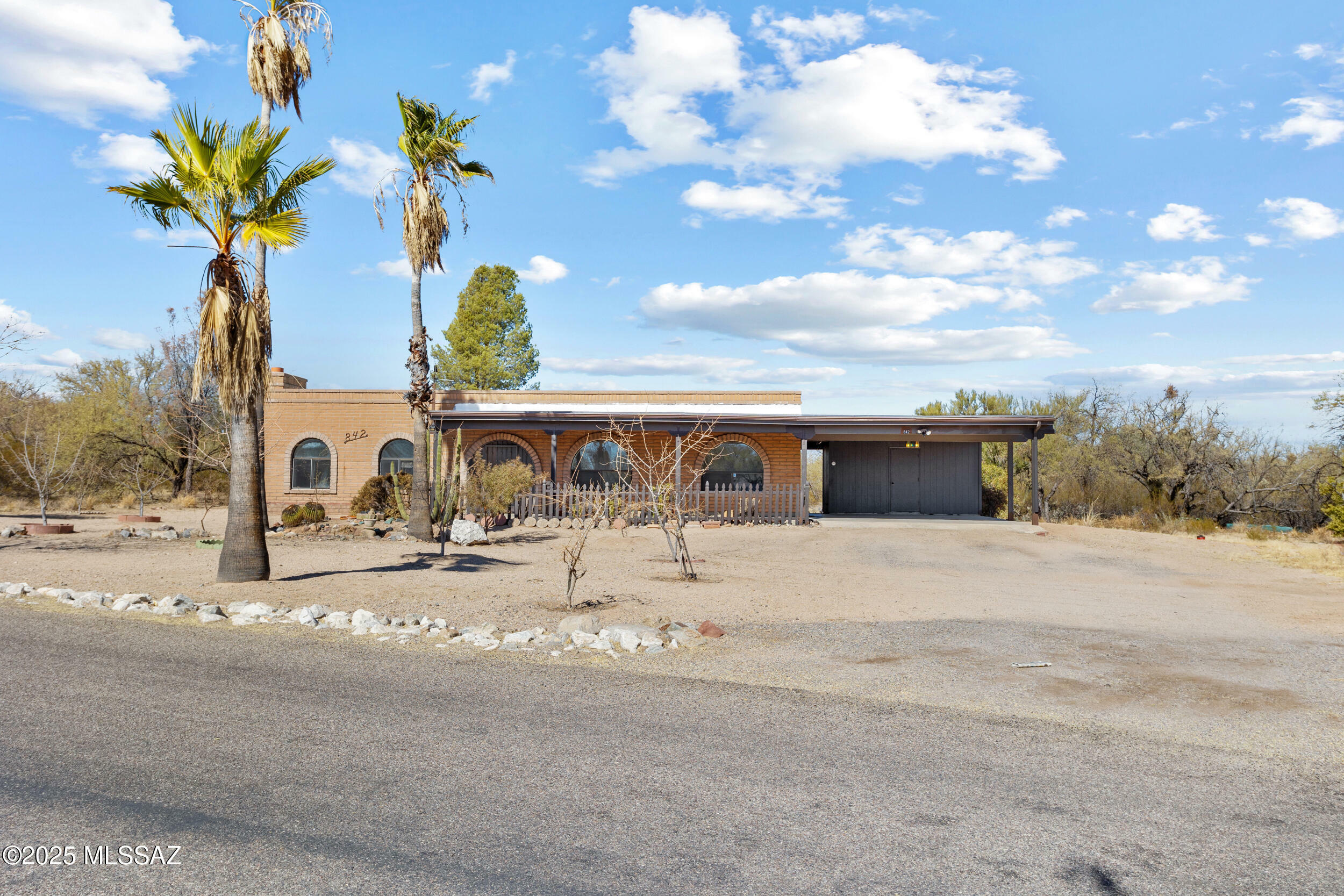 842 W Calle De Marzo  Green Valley AZ 85614 photo