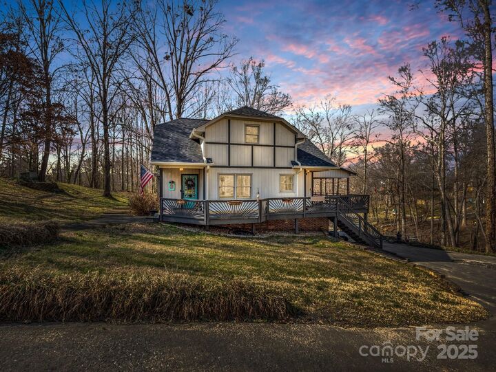 Property Photo:  108 Three Oaks Lane  NC 28086 