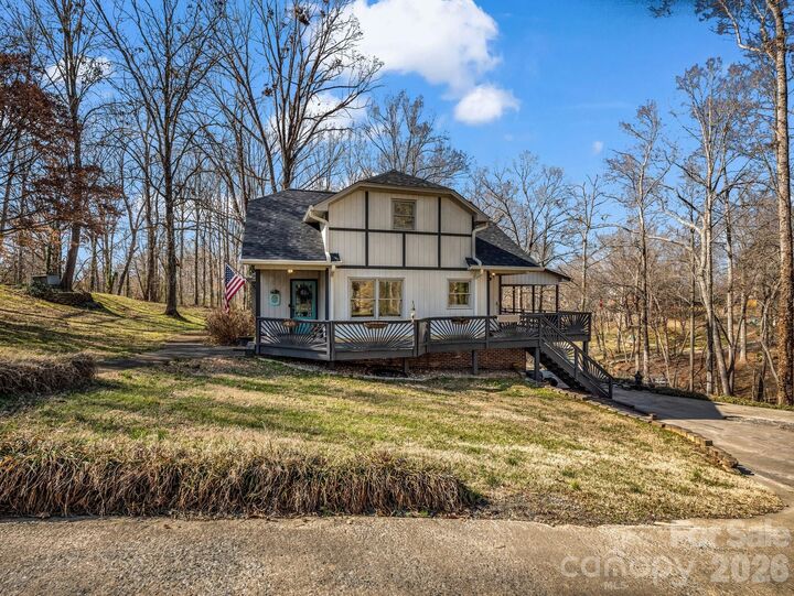 Property Photo:  108 Three Oaks Lane  NC 28086 