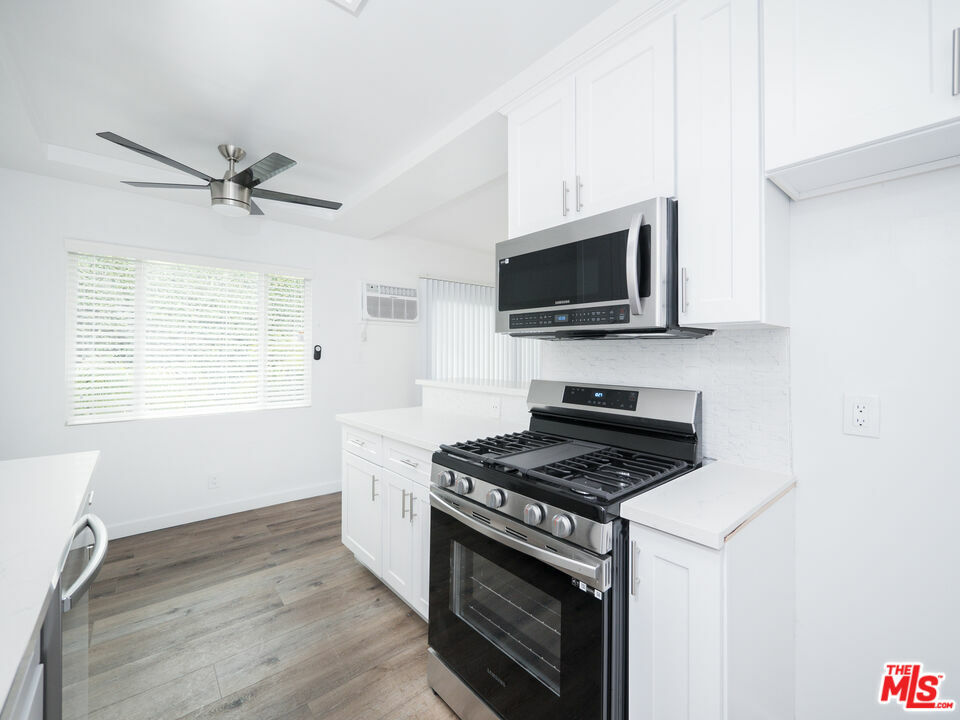 Property Photo:  4964  S Centinela Ave  CA 90066 