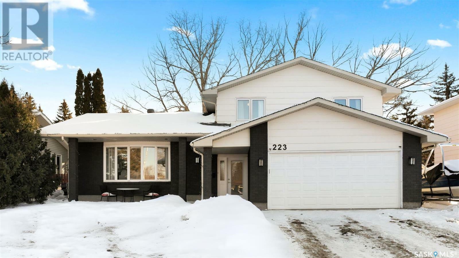 Property Photo:  223 Sunset Drive  SK S4S 2S2 