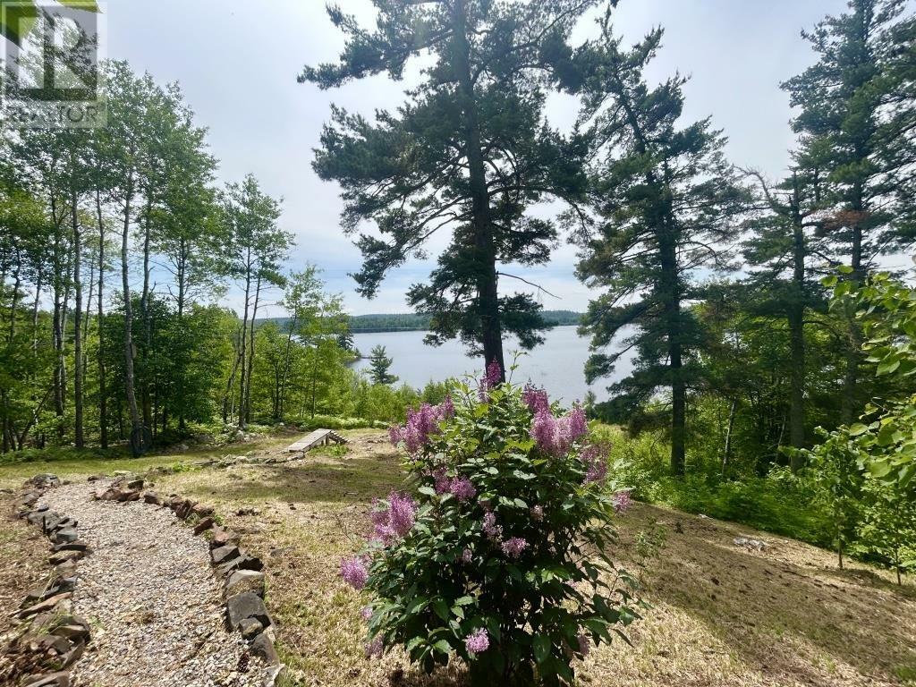 Photo de la propriété:  221 Nickel Lake Shores Road  ON P9A 3M3 