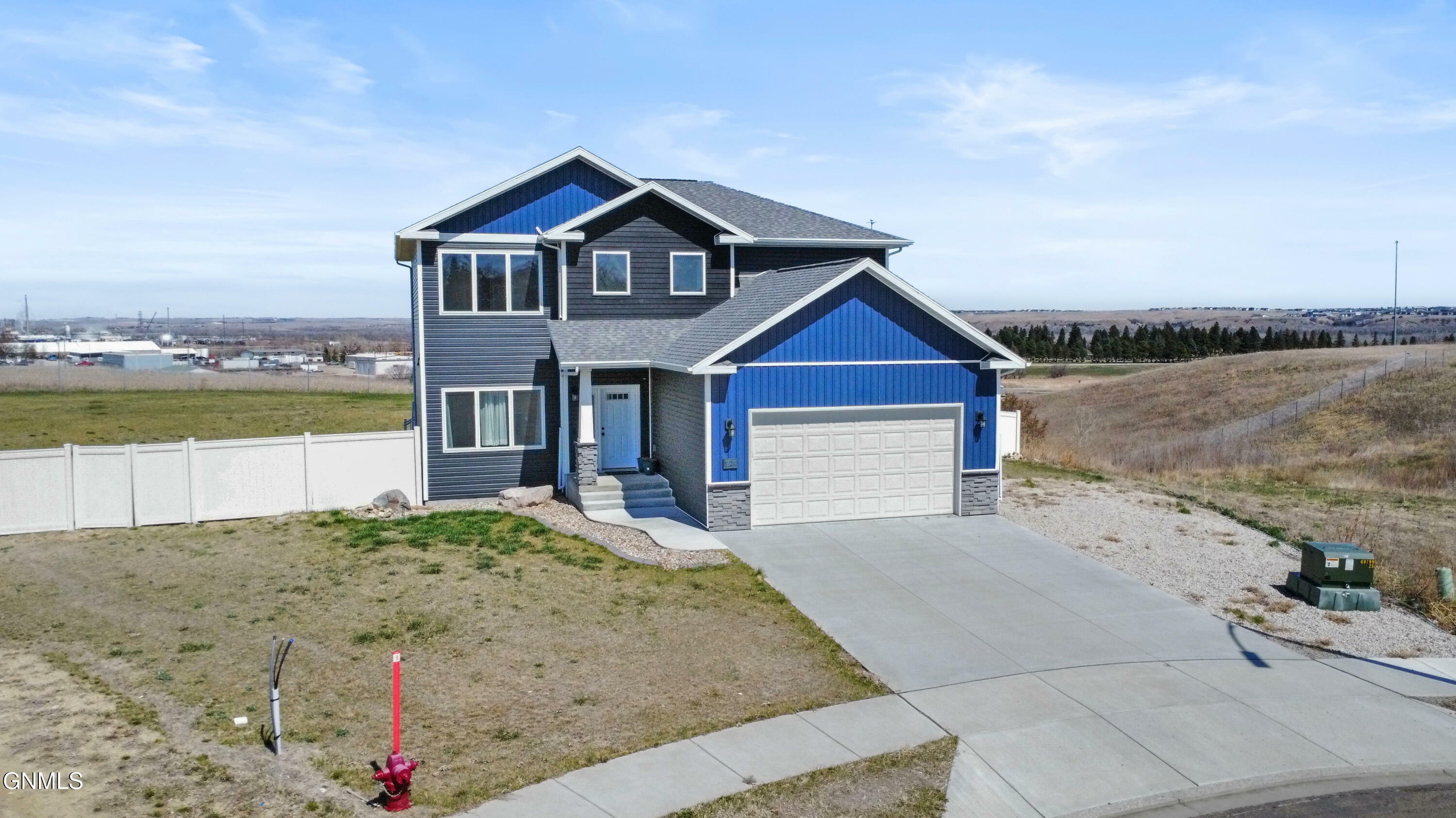 Property Photo: 1124 Lakota Place NE ND 58554