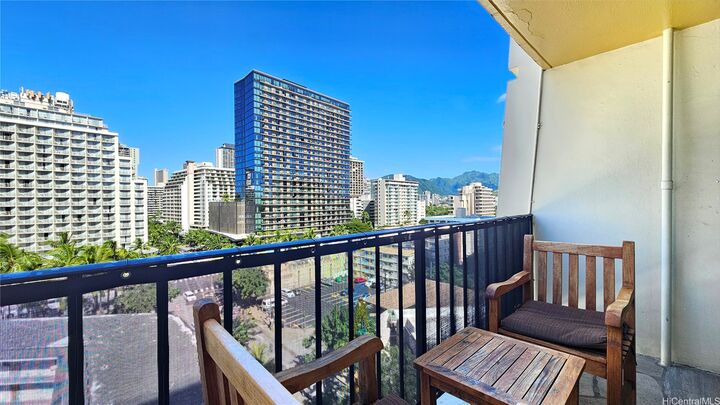 Property Photo: 2425 Kuhio Avenue 1104 HI 96815