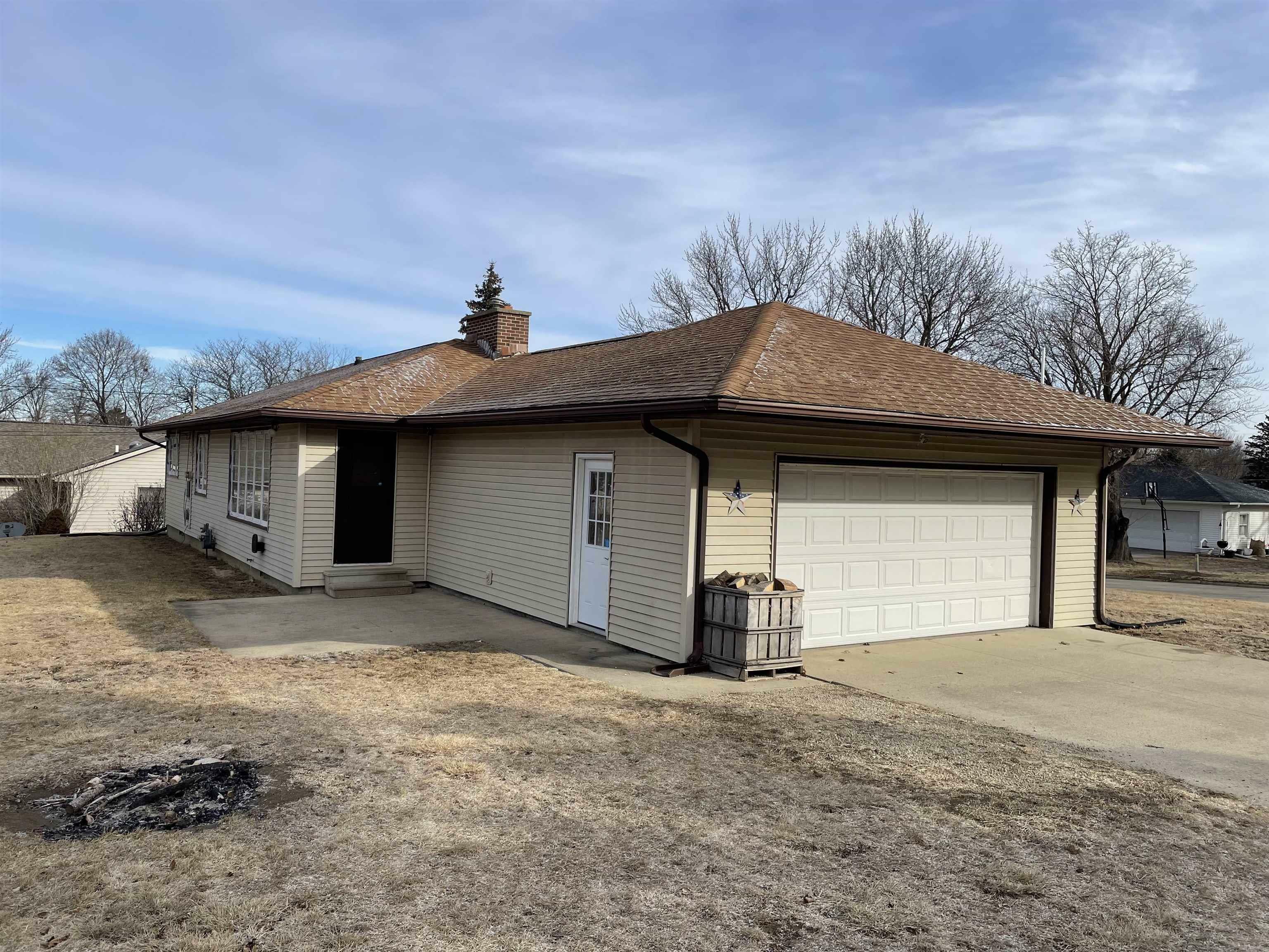 Property Photo: 20 Hillside Drive West Drive IA 50662