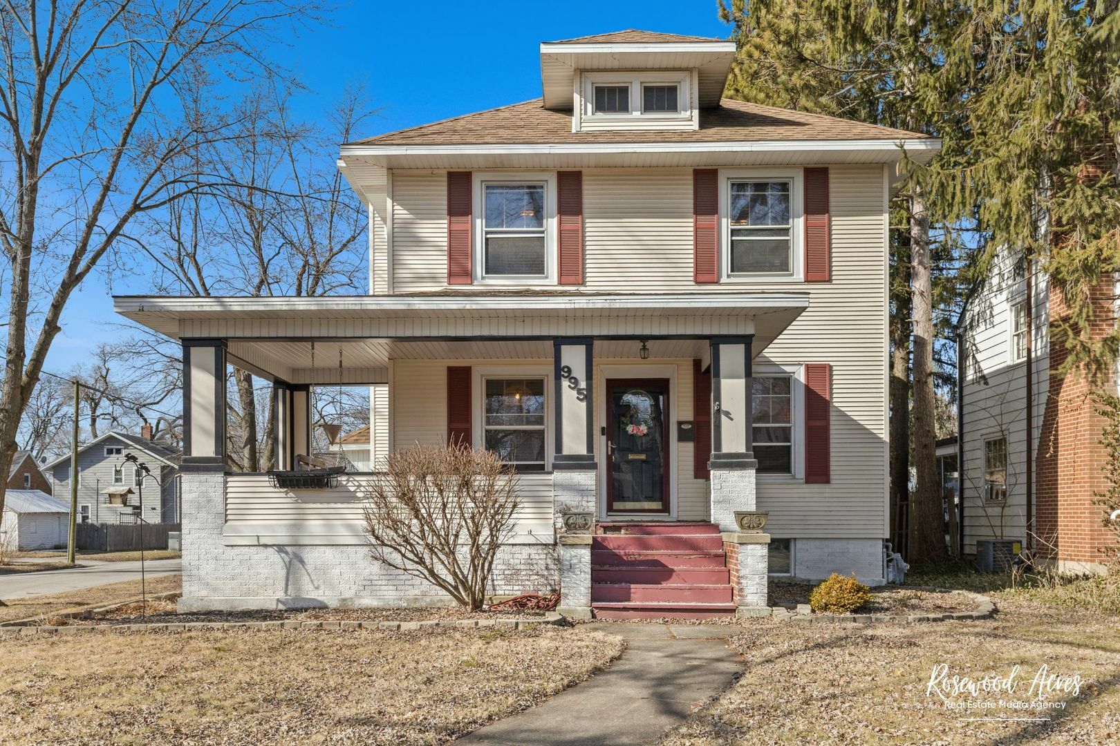 Property Photo:  995 S Myrtle Avenue  IL 60901 