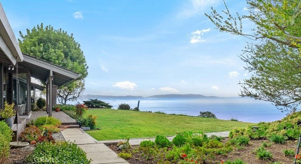 Property Photo:  20 Cinchring Road  CA 90274 