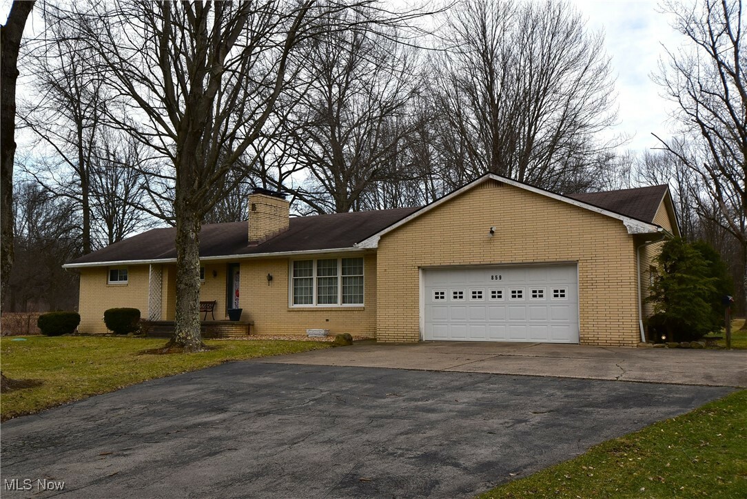 Property Photo:  859 S Hubbard Road  OH 44436 