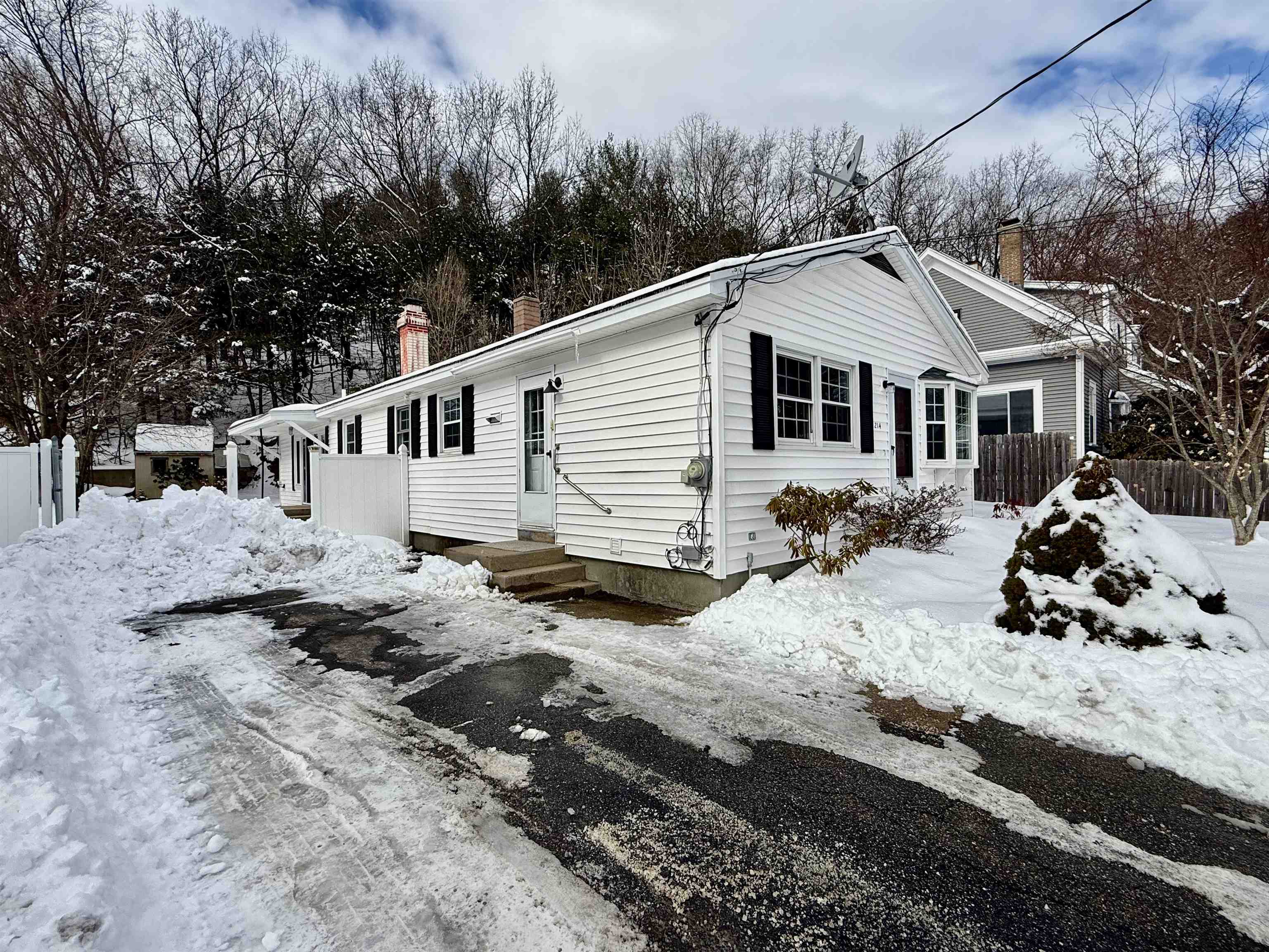 Property Photo: 214 Whipple Street NH 03102
