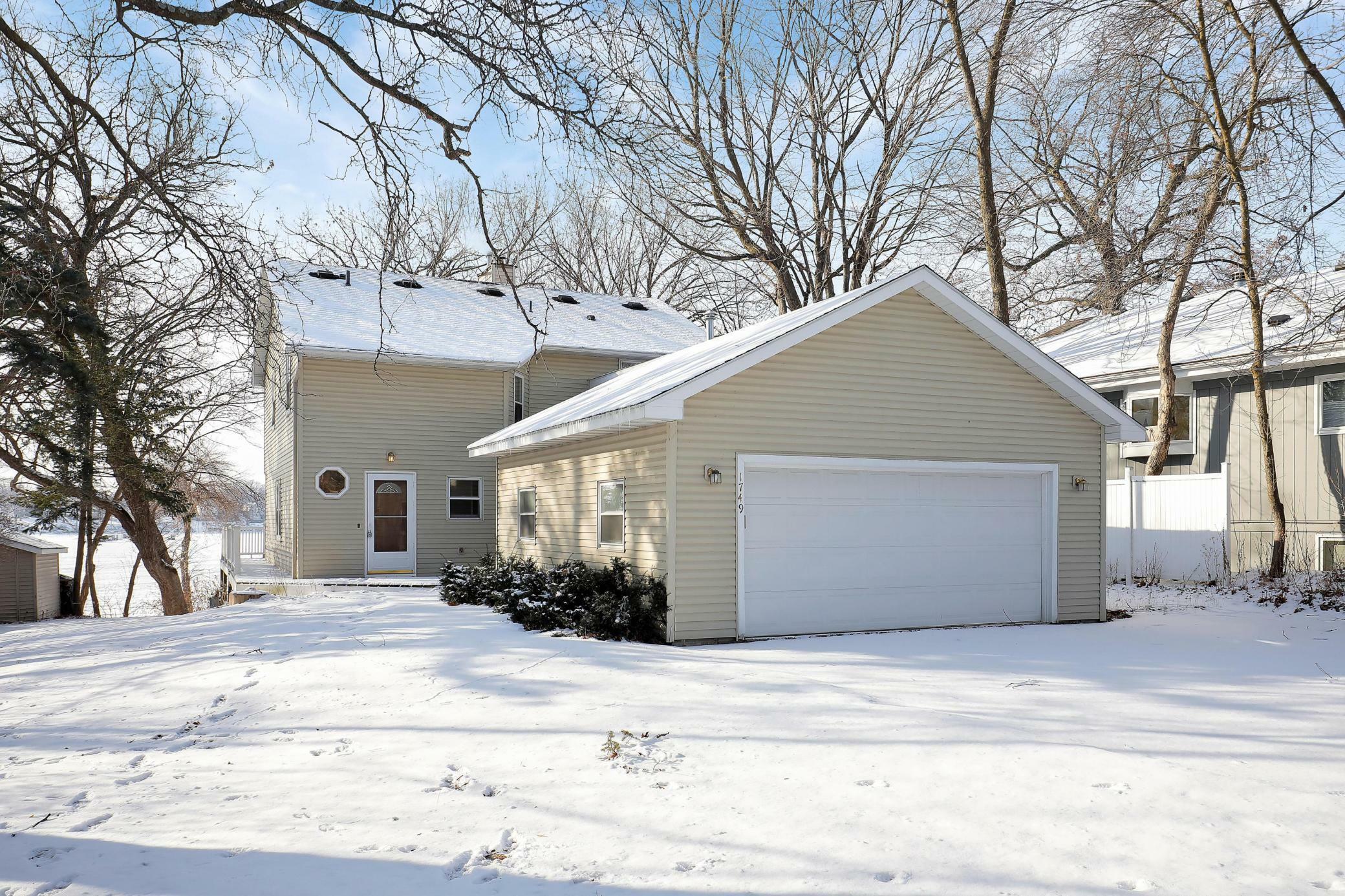 Property Photo:  1749 Wildhurst Lane  MN 55364 