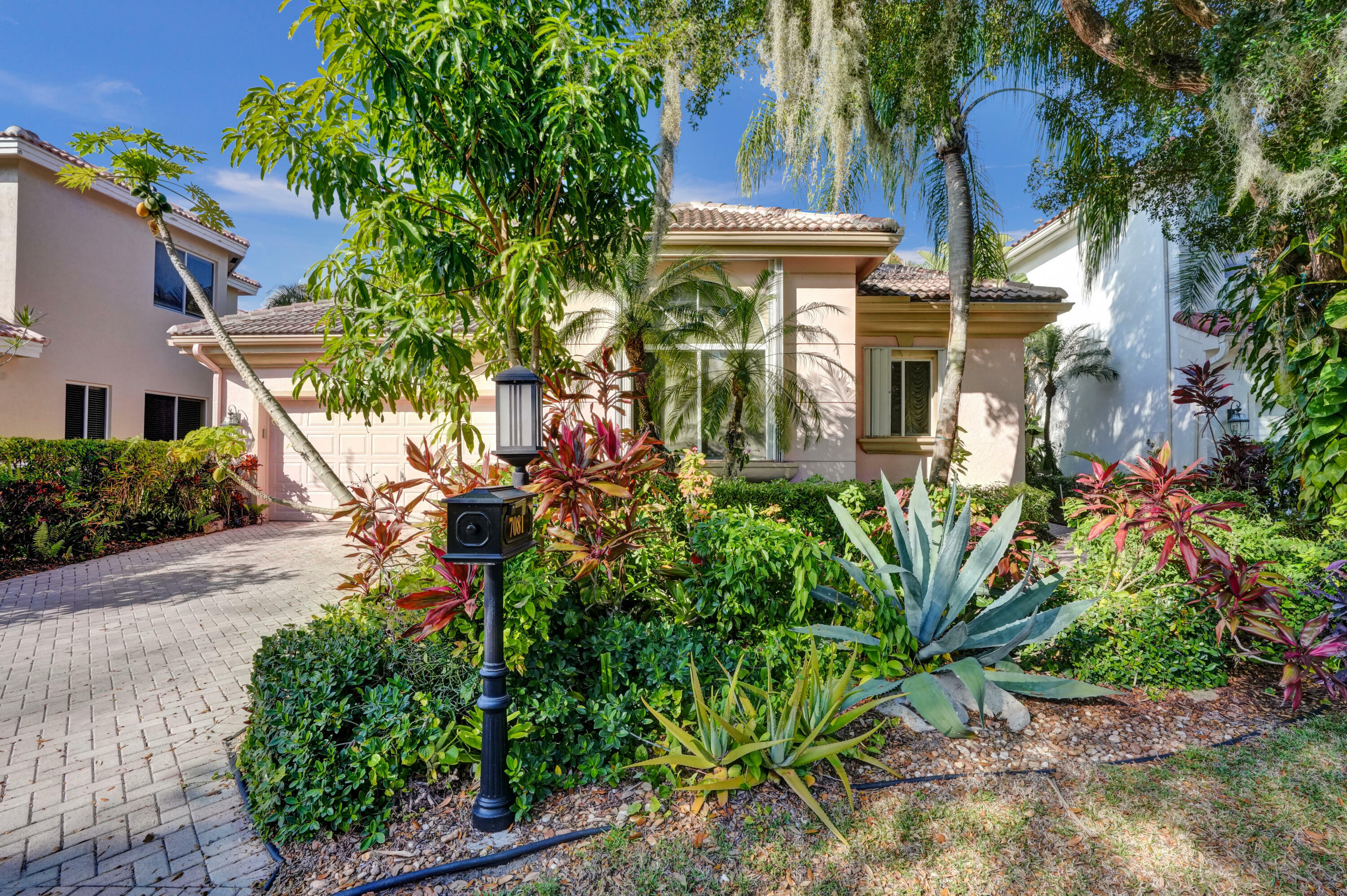 Property Photo:  7081 Mallorca Crescent  FL 33433 