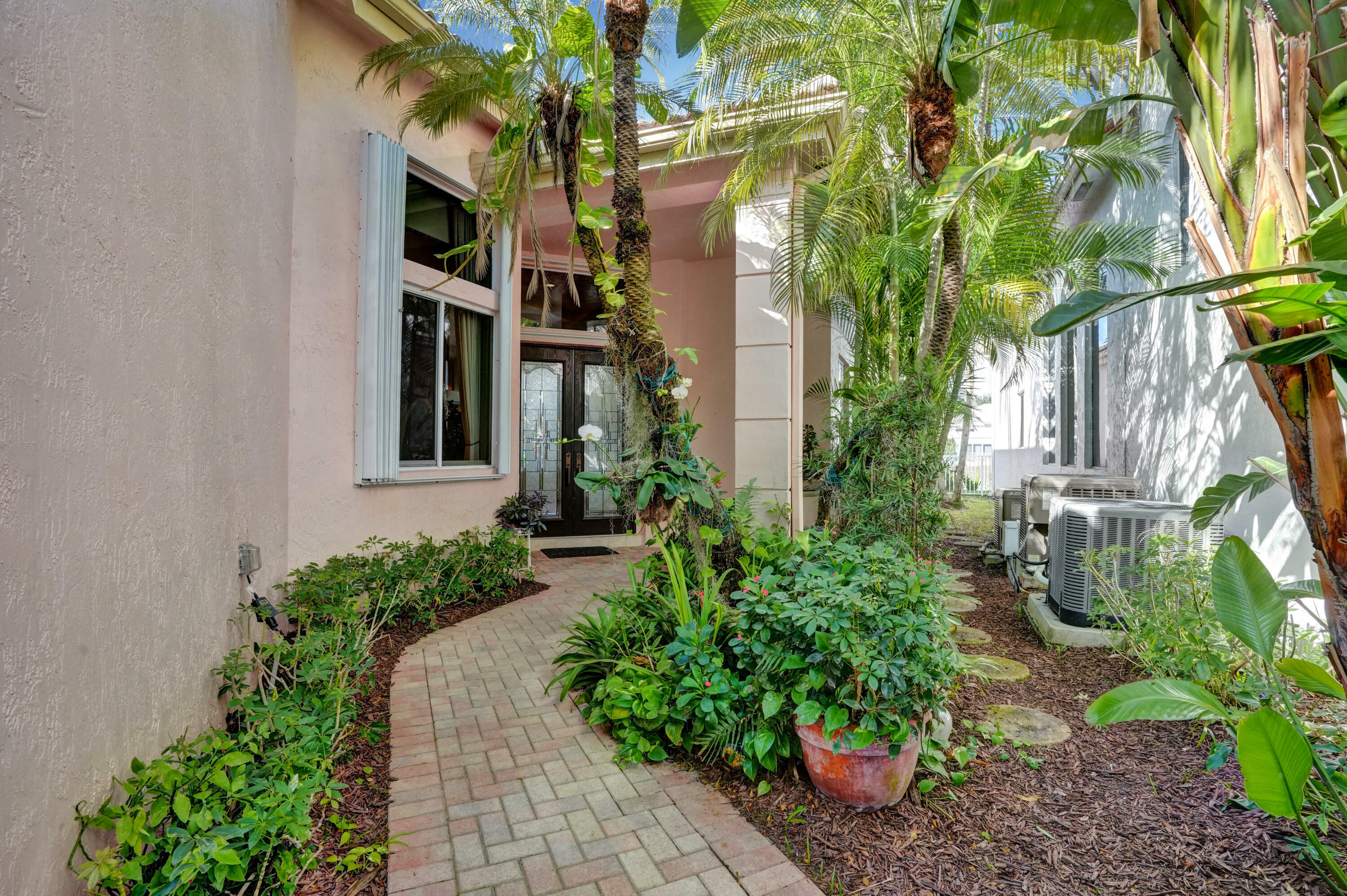 Property Photo: 7081 Mallorca Crescent FL 33433