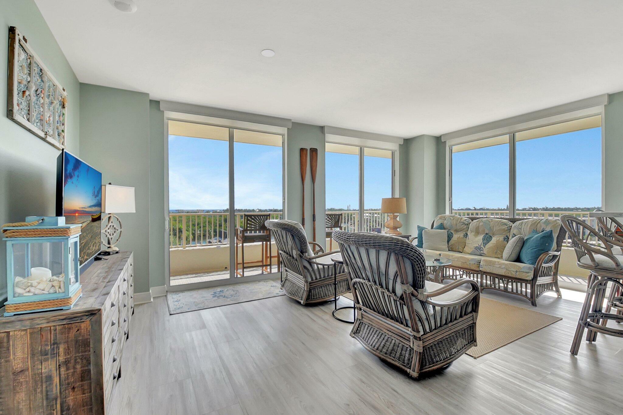 Property Photo: 625 Casa Loma Boulevard 702 FL 33435
