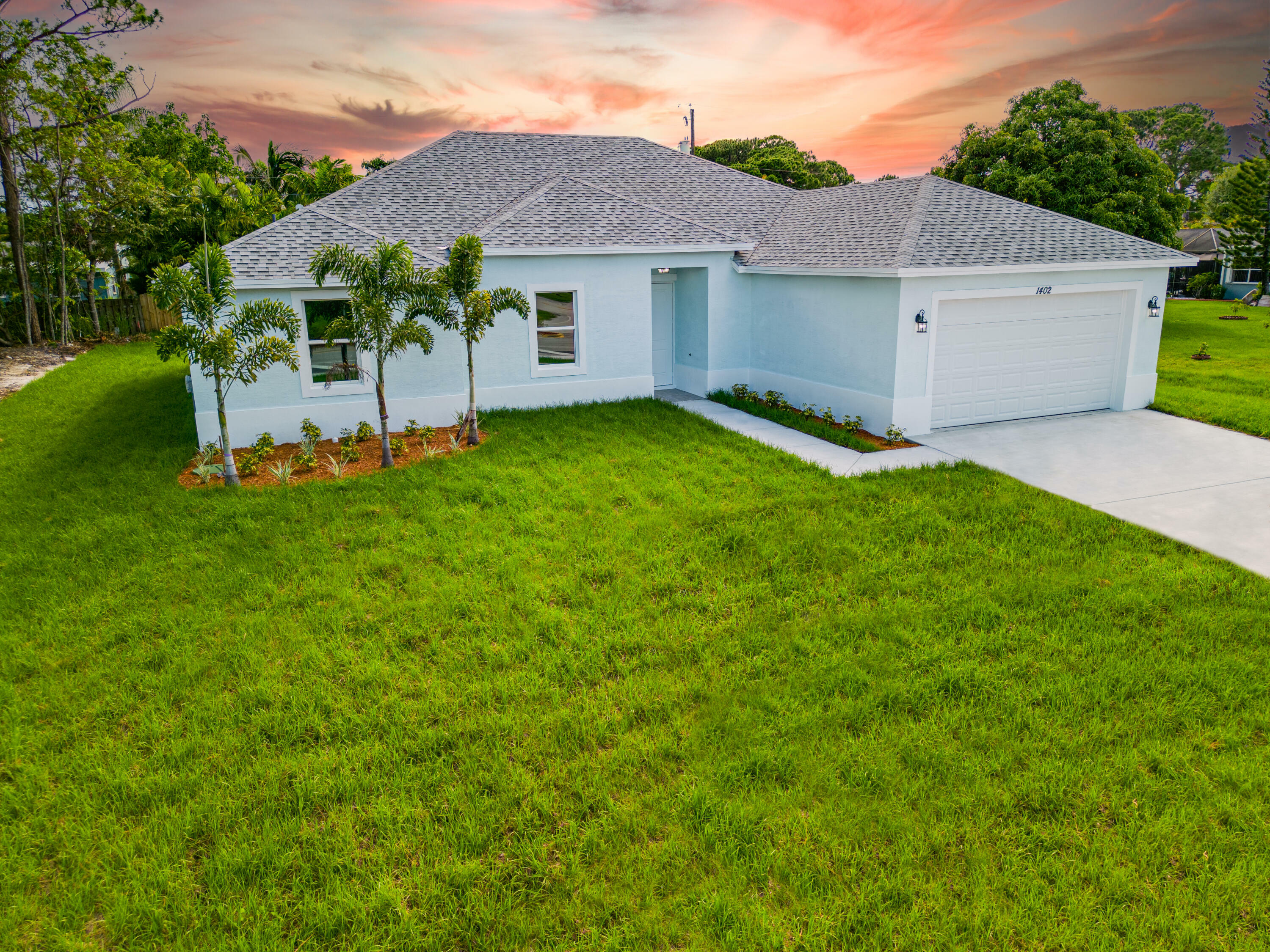 Property Photo: 325 SW Majestic Terrace FL 34984