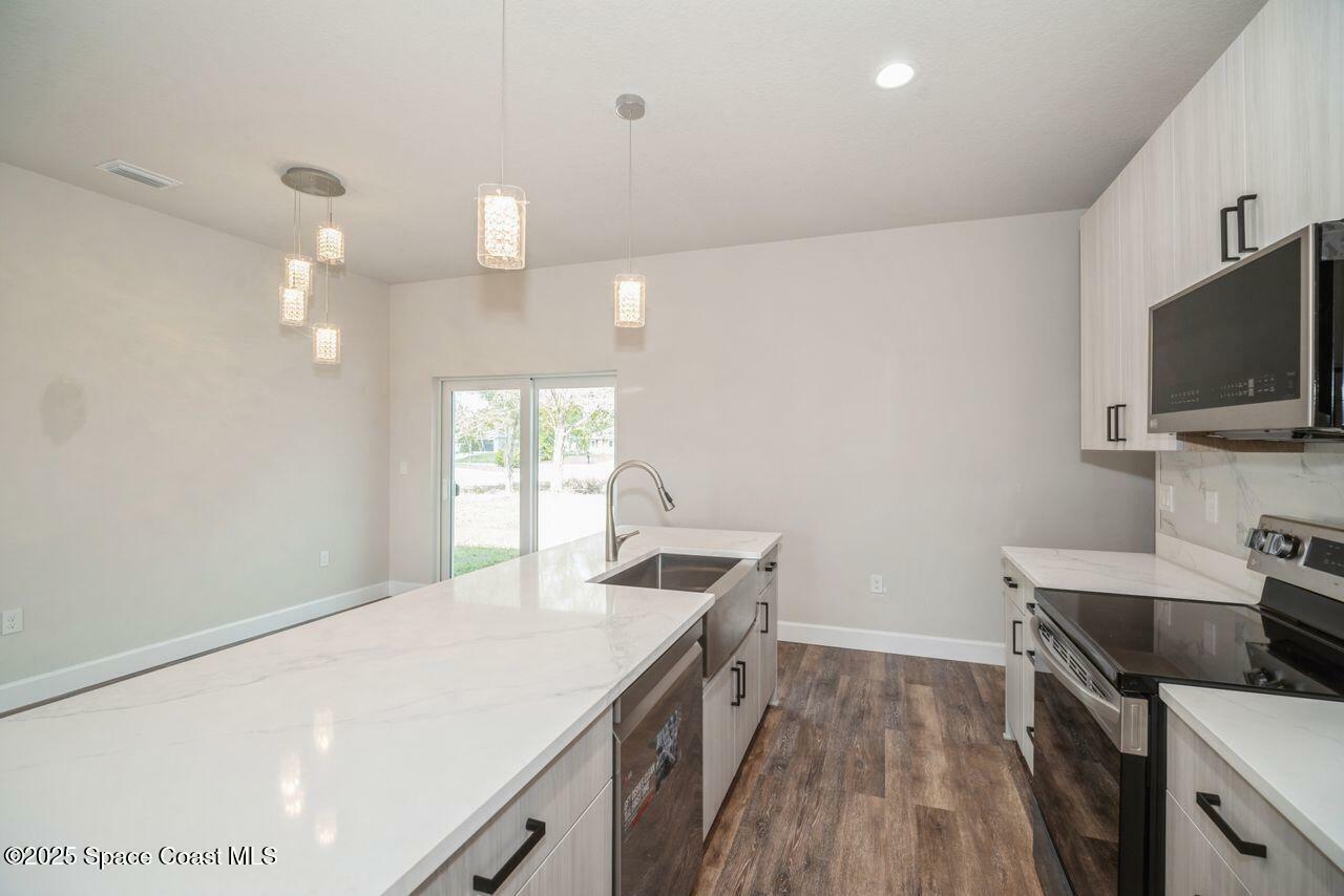 Property Photo:  501 Andrew Street SE  FL 32909 